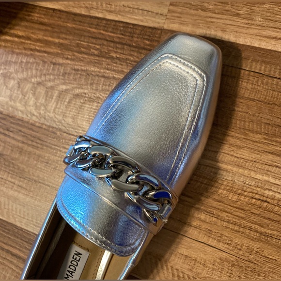 Steve Madden Slip On Rilynn Chain Loafer Silver Leather Women Size 7.5 NWOT - Picture 15 of 15